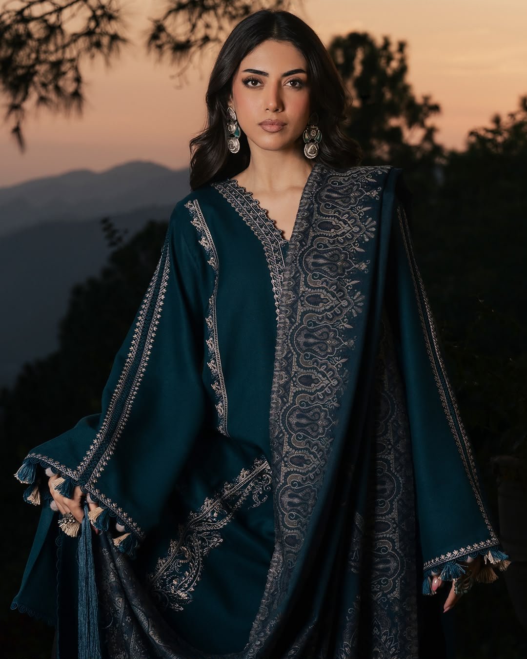 NEW ARRIVAL'S WINTER 3PC - Unstitched Khaddar Pakistani Ladies Fashion (View 6)